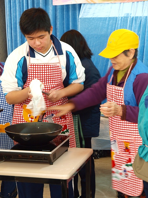 PC187399r.jpg